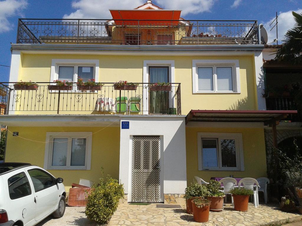 פורץ Apartments Zlata חדר תמונה