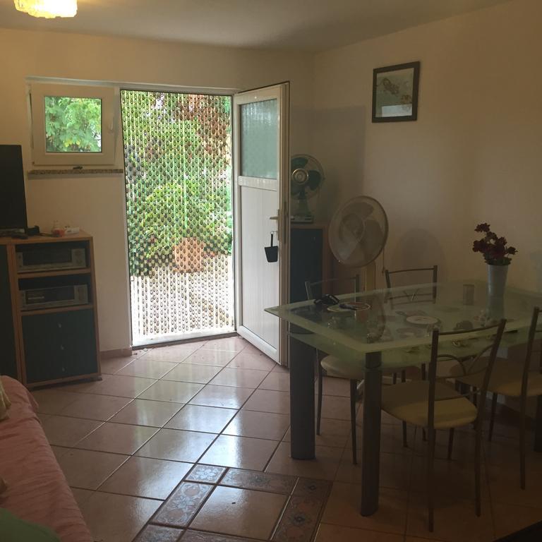 פורץ Apartments Zlata מראה חיצוני תמונה