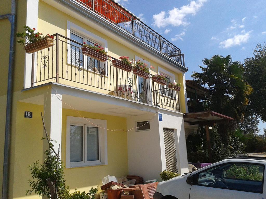 פורץ Apartments Zlata מראה חיצוני תמונה